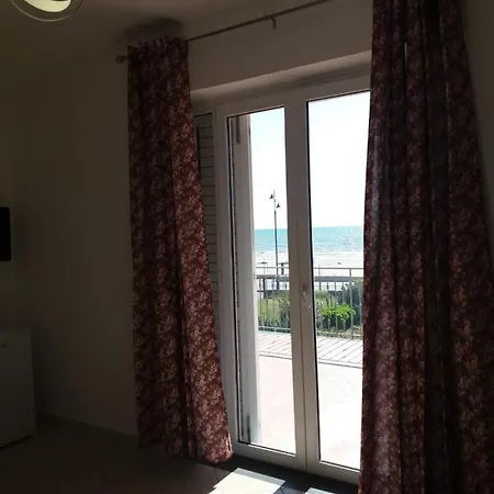 Lucia Bed and Breakfast Mondragone