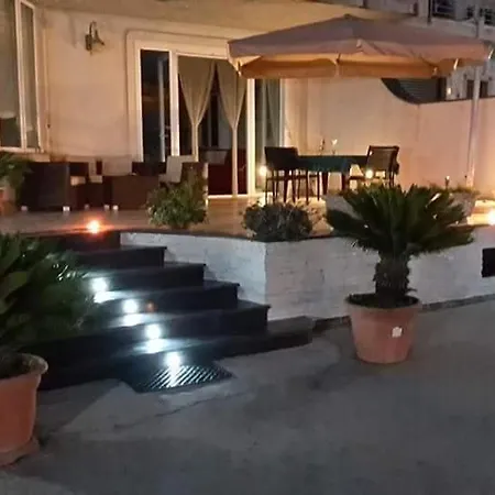 Lucia Bed & Breakfast *