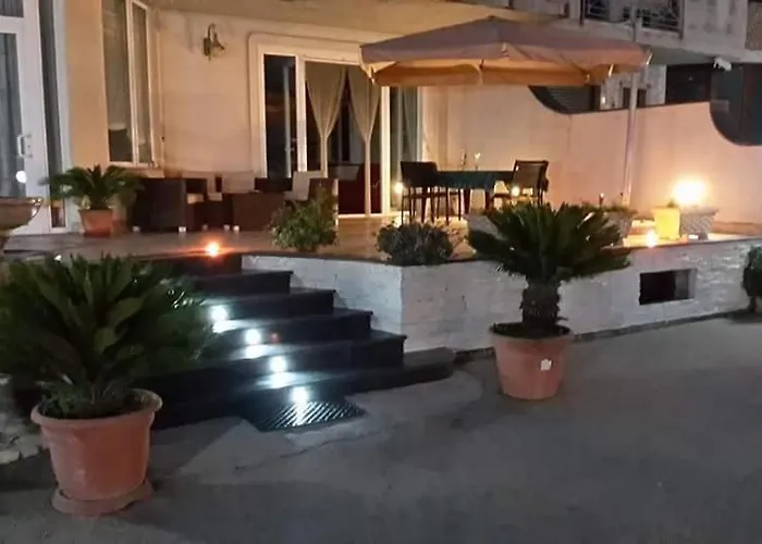 Lucia 住宿加早餐酒店 3*